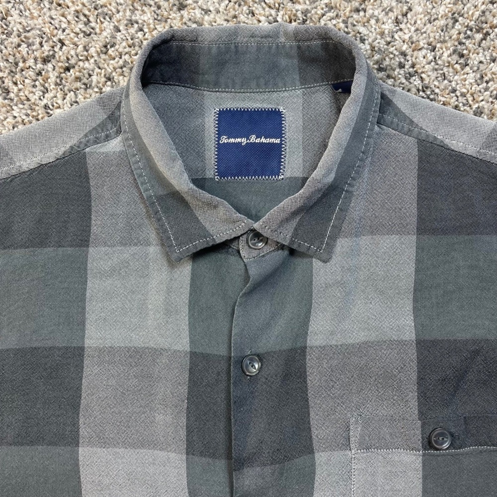 Tommy Bahama Men's XL Silk Button Up Shirt Gray Plaid Short Sleeve Casual
